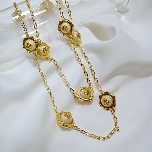 Tory Burch Simple Hexagon Necklace With Pearl Logo - Picture 2 of 5